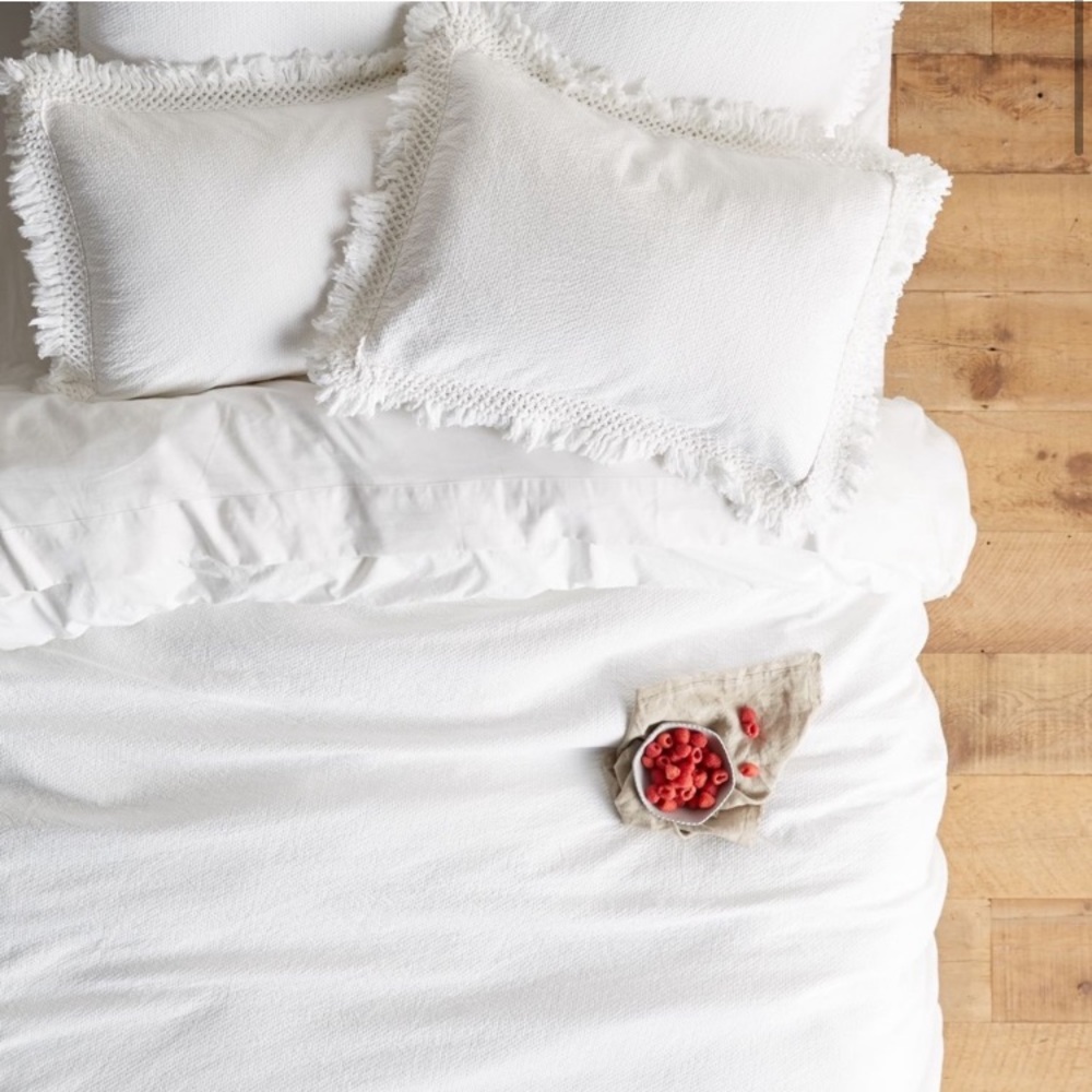 Anthropologie Matelasse Loira Shams, Set
of Two white